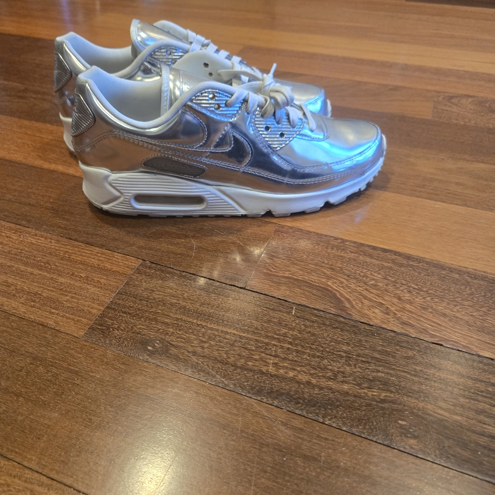 Nike AirMax 90 Silver Metallic  Womens 10.5